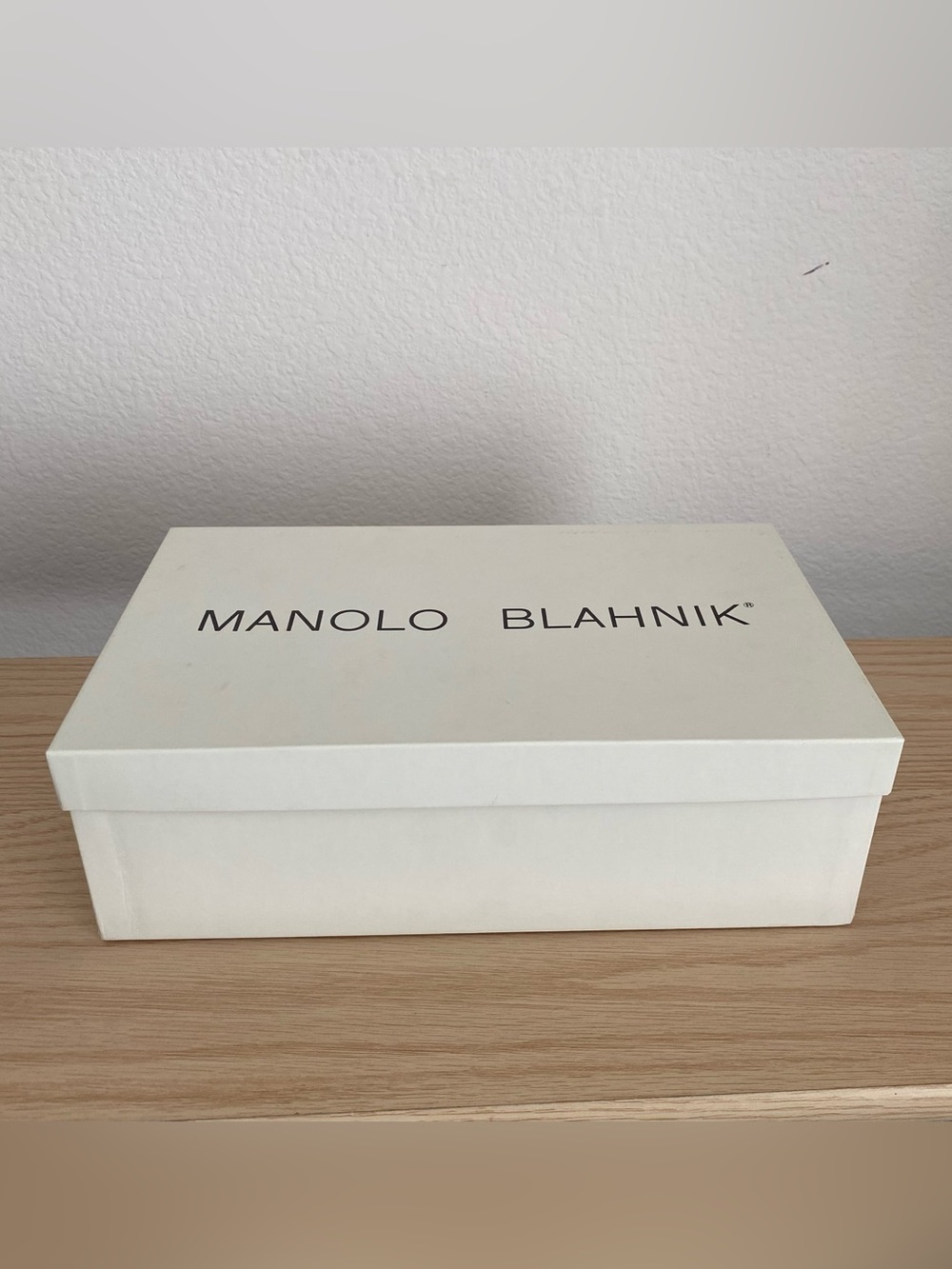 Y2K Manolo Blahnik black leather closed toe mule with kitten heel - Picture 7 of 15